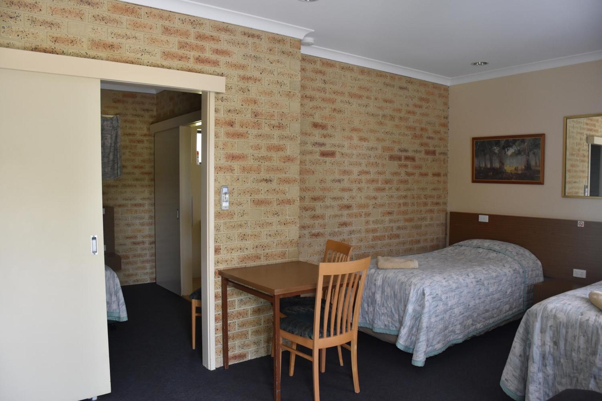 Mount Barker Valley Views Motel & Chalets, Western Australia Room photo
