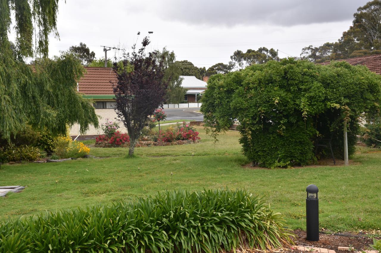 Mount Barker Valley Views Motel & Chalets, Western Australia Exterior photo
