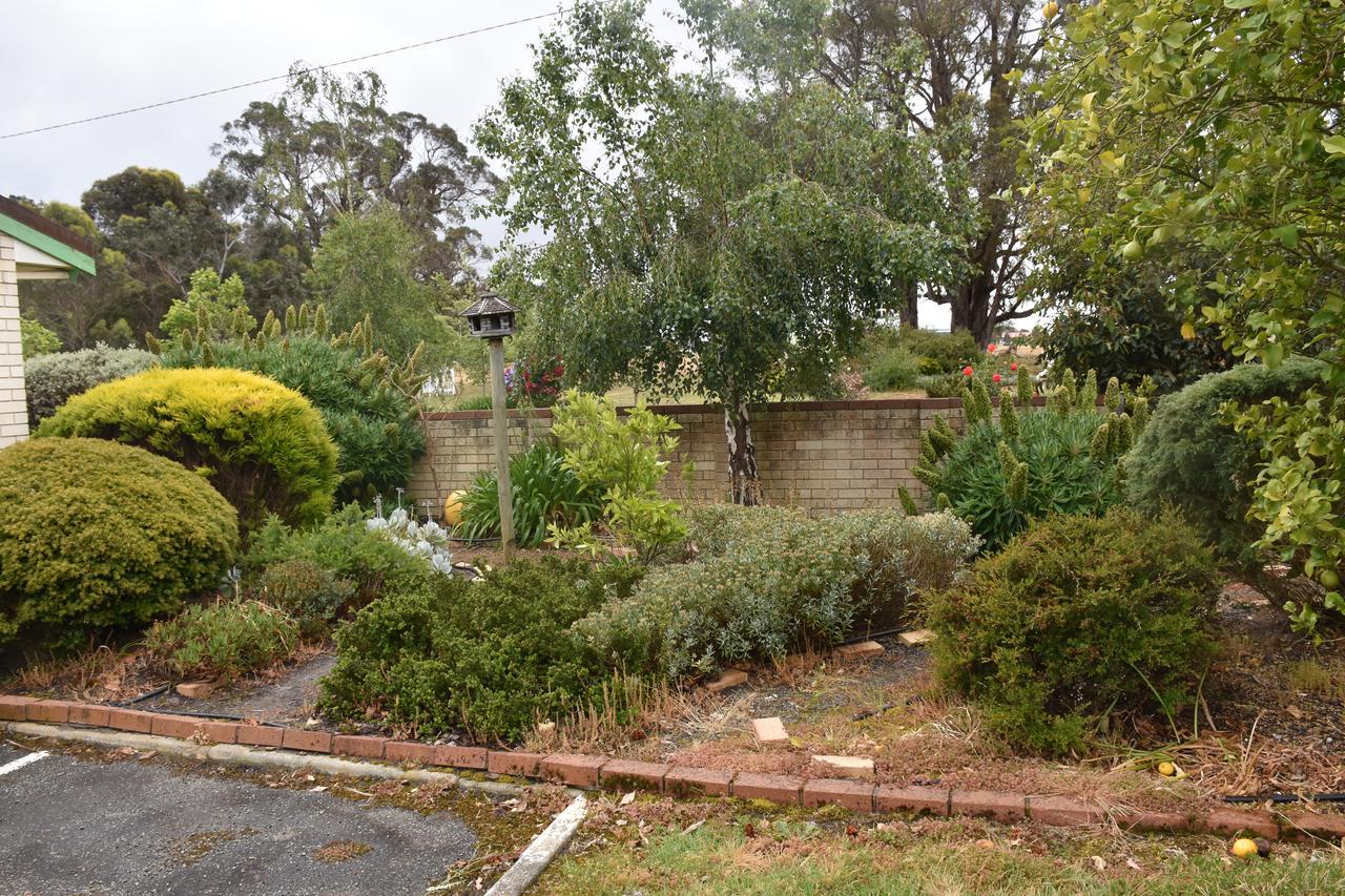 Mount Barker Valley Views Motel & Chalets, Western Australia Exterior photo